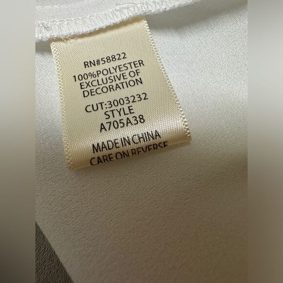 Max Studio Women's White Eyelet Blouse Size L??? - Picture 7 of 9